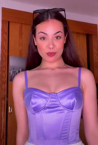 Aida Martorell (@aidamartorell) #sexy  #cleavage  «Holi  os dejo un borrador por...»