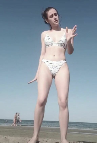 Alba Castello (@alba_castello22) #bikini  #beach  «leed los comentarios!! ❤❤»