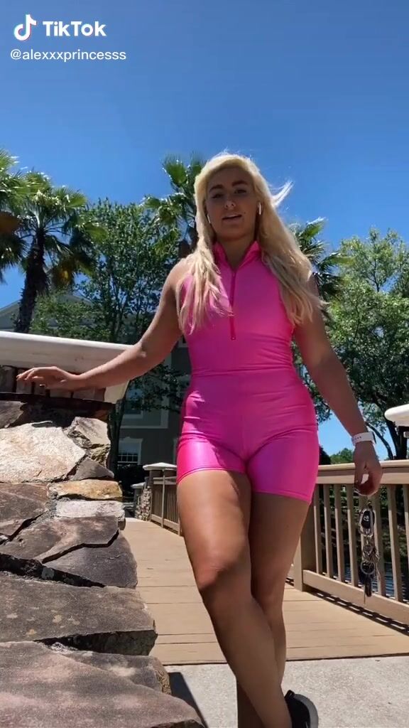 Alexandria Knight ( alexxxprincesss) sexy «how I feel when I go