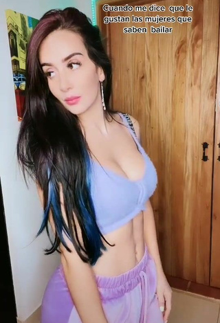 Adriana Valcárcel (@adrilatinatv) #cleavage  #pants  #violet pants  #crop top  #blue crop top  «✨ ( Instagram Adrilatinatv) ✨»