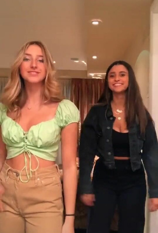 Ally Jenna (@allyjenna) #crop top  #light green crop top  #cleavage  «#fyp #foryou #foryoupage»