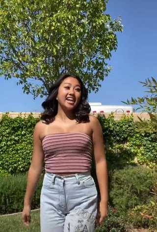 Anneston Pisayavong (@anneston) #tube top  #striped tube top  #dance  «My neighbors are getting a full...»