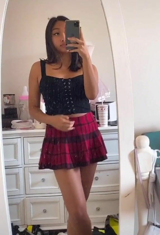 Anneston Pisayavong (@anneston) #crop top  #black crop top  #skirt  #checkred skirt  #legs  «Fit? #fyp #readySETgo»