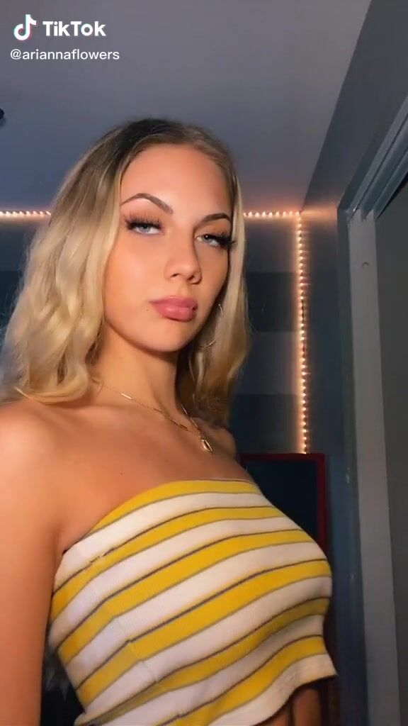 Arianna Flowers (@ariannaflowers) #tube top #striped tube top... «stan