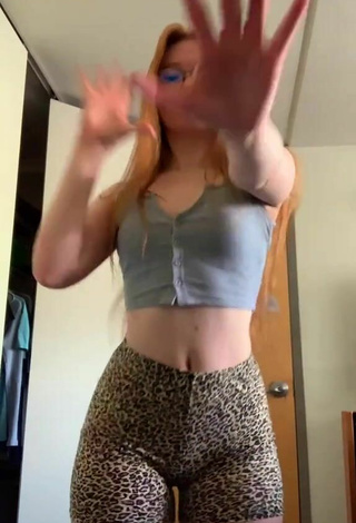 Bailey Hurley (@bailssoflove) #butt  #booty shaking  #shorts  #leopard shorts  #crop top  #grey crop top  «the other one won’t post, but in...»