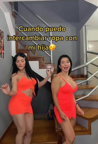Adriana Espitia (@adriana_fitness) #cleavage  #big boobs  #dress  #electric orange dress  #tattooed body  «Lo bueno de ser la misma talla...»