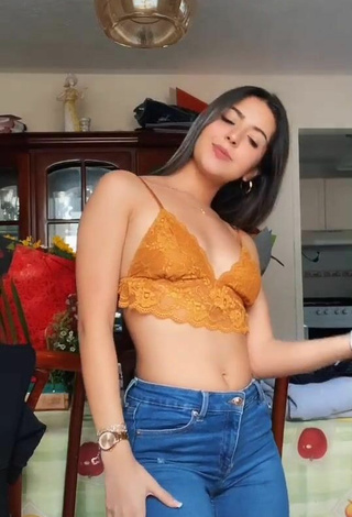 Adriana Carballo (@adricaarballo) #booty shaking  #crop top  #orange crop top  #lace crop top  «ya sin mi mamá detrás   #foryou»