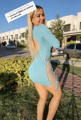 Alemia Rojas (@alemiarojasoficial) #booty shaking  #butt  #dress  #blue dress  #street  «Responder a @sedeck07»