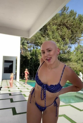 AlexYoumazzo (@alexyoumazzo) #swimming pool  #bikini  #striped bikini  «Emmy killing it in the back tho»