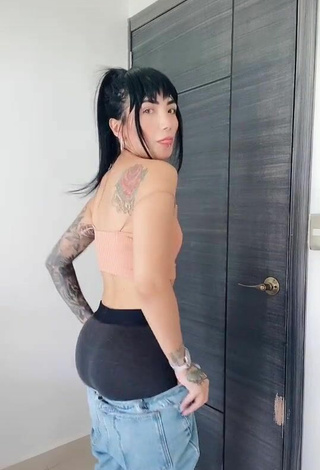 Nicole Amado (@amadorat) #butt  #crop top  #peach crop top  #tattooed body  «Fucking pants»