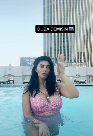 Eylem Şahin (@eylemsahin) #swimming pool  #bikini top  #cleavage  #big boobs  «İçlerinden birisi yanlış sizce...»