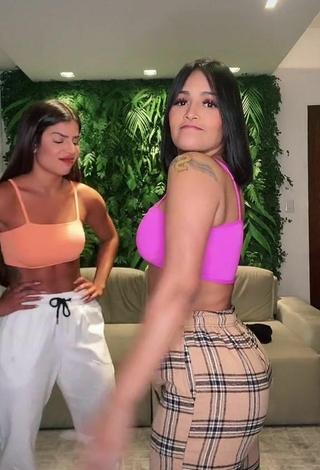 Flayslane Raiane Preira da Silva (@flaymusic) #crop top  #booty shaking  «@harialmeida_8 #fypシ #viral»