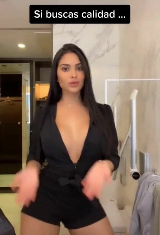 Franjomar (@franjomar) #cleavage  #booty shaking  #overall  #black overall  «Mami de calidad para exigentes...»