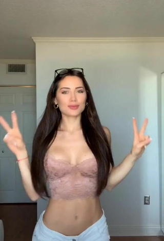 Georgina Mazzeo (@georginamazzeo) #cleavage  #crop top  #beige crop top  «#fyp #foryou»