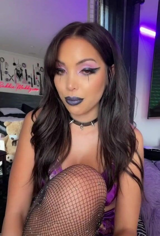 Maddy Belle (@itsmaddybelle) #fishnet stockings  «twitter is @ maddybelletv»