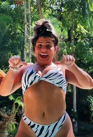 Julia Antunes (@juliasouzaj) #bikini  #zebra bikini  #booty shaking  #cleavage  «dc ? // apenas um biquíni tiktok»