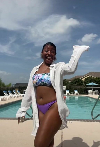 Keara Wilson (@keke.janajah) #swimming pool  #bikini  #violet bikini bottom  «that end stretch!!!! ‼️»