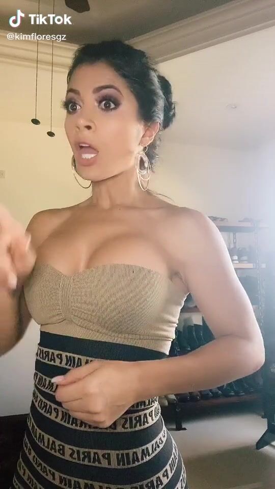 Kimberly Flores Kimfloresgz Cleavage Big Boobs Dress