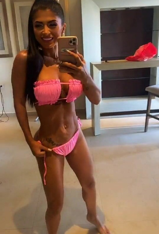 Kimberly Flores (@kimfloresgz) #cleavage  #bikini  #big boobs  «Cual traje de baño te gusto mas...»
