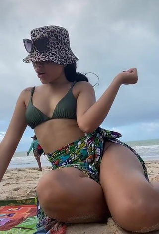 Laura Brito (@laurabrito) #beach  #bikini  #green bikini  #booty shaking 
