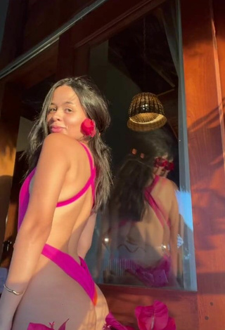 Laura Brito (@laurabrito) #swimming pool  #firefly rose bikini  #butt  «Vida real»