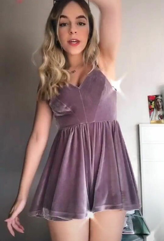 Lorella Verta (@lorellaverta) #dress  #violet dress  «SOU APAIXONADA BSJANSJSN (olhem...»