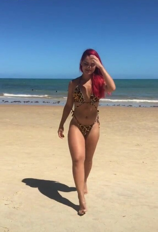 Mayca Delduque (@maycabrasil) #beach  #bikini  #thong  «Vcs querem tutorial de amarração...»