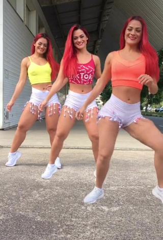 Mayca Delduque (@maycabrasil) #shorts  #crop top  #booty shaking  «O shortinho que só a gente tem!...»