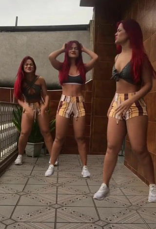 Mayca Delduque (@maycabrasil) #crop top  #shorts  #booty shaking  «Aí caramba...tá bom...beleza,...»
