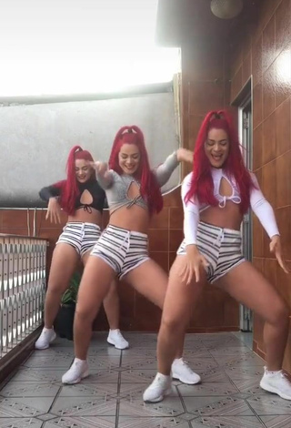 Mayca Delduque (@maycabrasil) #shorts  #crop top  #booty shaking  «BOTAAA ESSE CAVACO PRA CHORAR!!!...»