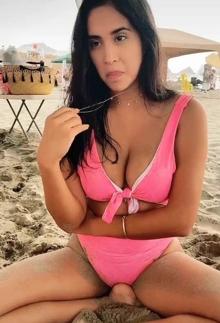 Melissa Paredes (@melissapareds) #cleavage  #bikini  #pink bikini  #beach 