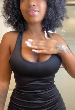 Mikeila Jones (@mikeilaj) #cleavage  #overall  #black overall  #booty shaking  #bouncing boobs  «I’m almost at 200K what the?!! I...»