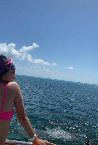 Nicole Rodd (@nickyrodd) #sea  #bikini  #firefly rose bikini top  #black bikini bottom  #booty shaking  #sexy  «alguien que estaba en el mar me...»