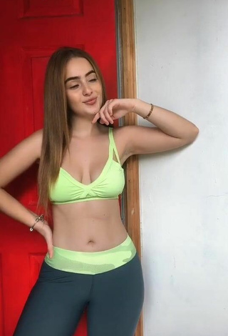 Nicolle Figueroa (@nicollefigueroaa) #sport bra  #light green sport bra  #cleavage  #leggings  #grey leggings  #booty shaking  #bouncing boobs  «#elsalvador #salvadoreña #sivar...»