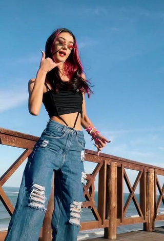 Queen Layka Girl (@queenlaykagirl) #pants  #jeans pants  #crop top  #black crop top  #booty shaking 