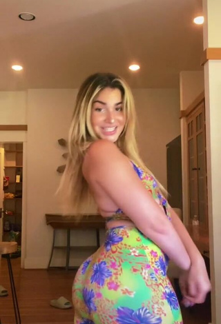 Emely Hernandez (@reallyemely) #butt  #booty shaking  #cleavage  #overall  «ig- emelylhernandez»