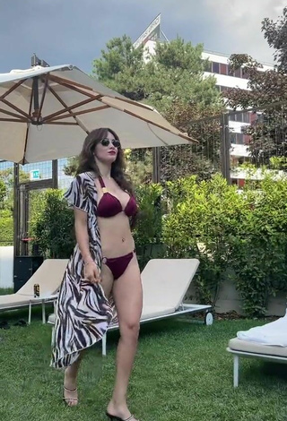 Rosángela Espinoza (@rosangelaeslo) #bikini  #red bikini  #booty shaking  #bouncing boobs  «Adivina donde lo grabé y te sigo...»