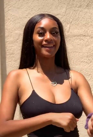 Sharan Jones (@s.h.a.r.a.n.n) #cleavage  #crop top  #black crop top  #bouncing boobs 