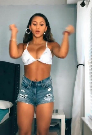 Shayla Marie (@shaylamarie_) #cleavage  #bikini top  #big boobs  #shorts  #jeans shorts  #belly button piercing  #bouncing boobs  «pool dayy»