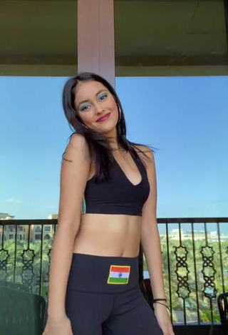 Hot & Nude: Shivani Paliwal (@shivani_paliwal) - Videos
