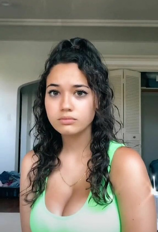 Sofia Gomez (@sofiiiiagomez) #cleavage  #big boobs  #top  #green top  #bouncing boobs  «Look like a bitch?»
