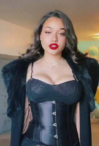 Sofia Gomez (@sofiiiiagomez) #red lips  #cleavage  #big boobs  #corset  #black corset  #sexy  «I was told to not dress up for...»