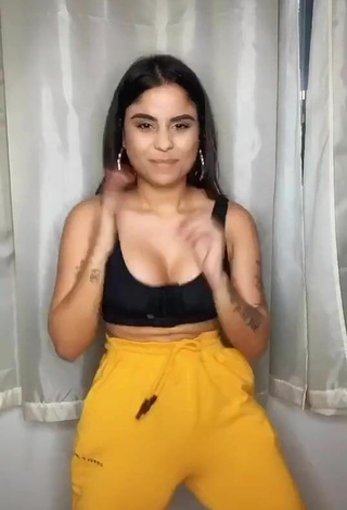 Tati Nunes (@tati.nunes) #cleavage  #bouncing boobs  #crop top  #black crop top  #booty shaking  «BRABA! @luisasonza #fyp...»