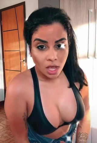 Tati Nunes (@tati.nunes) #cleavage  #bouncing boobs  #sport bra  #black sport bra  #booty shaking  #shorts  #jeans shorts  #twerk  «GOSTOSO É VOCÊ... #fy #foryou...»