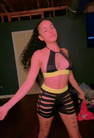 Lilliane Diomi (@trapbunniebubbless) #sexy  #bouncing boobs  #twerk  #cleavage  #crop top  #shorts  «#ColorCustomizer #merrychristmas...»