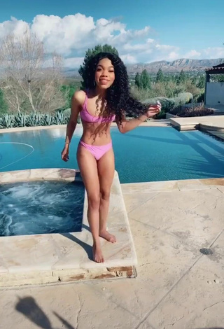 Teala Dunn (@ttlyteala) #sexy  #swimming pool  #bikini  #pink bikini  #butt  #booty shaking  «Your 2nd @ is your twin...»