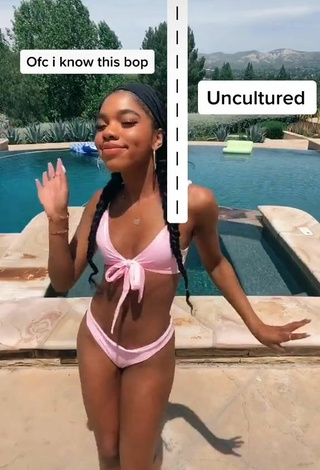 Teala Dunn (@ttlyteala) #swimming pool  #bikini  #pink bikini  #booty shaking  «Howd I do?»