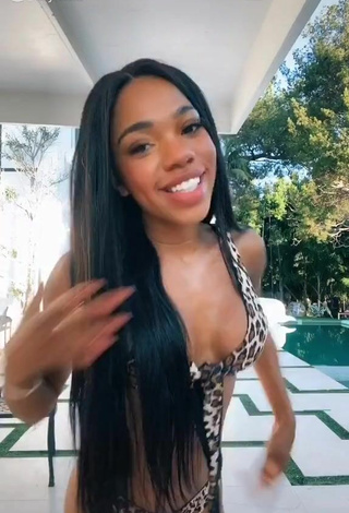 Teala Dunn (@ttlyteala) #butt  #cleavage  #bikini  #leopard bikini  #sexy  «Like if u agree»