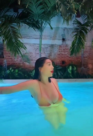 Valentina Gómez (@valeng222) #swimming pool  #red lips  #cleavage  #big boobs  #wet  #bikini top  #orange bikini top 