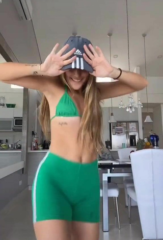 Valeria Sandoval (@valeria.sandovall) #bikini top  #green bikini top  #shorts  #green shorts  #booty shaking  «AMO ESTO   dc @its.michhh»